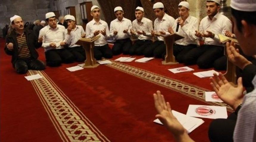 Vefat Eden &Ouml;ğretmenler İ&ccedil;in Mevlid-i Şerif Okutuldu