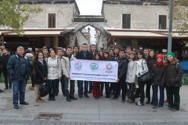 Öğrenciler İstanbul’un Tarihi Yerlerini Gezdi G1