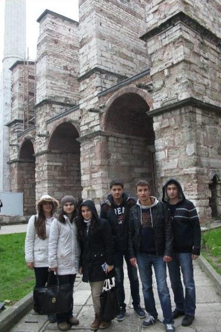Öğrenciler İstanbul’un Tarihi Yerlerini Gezdi G5