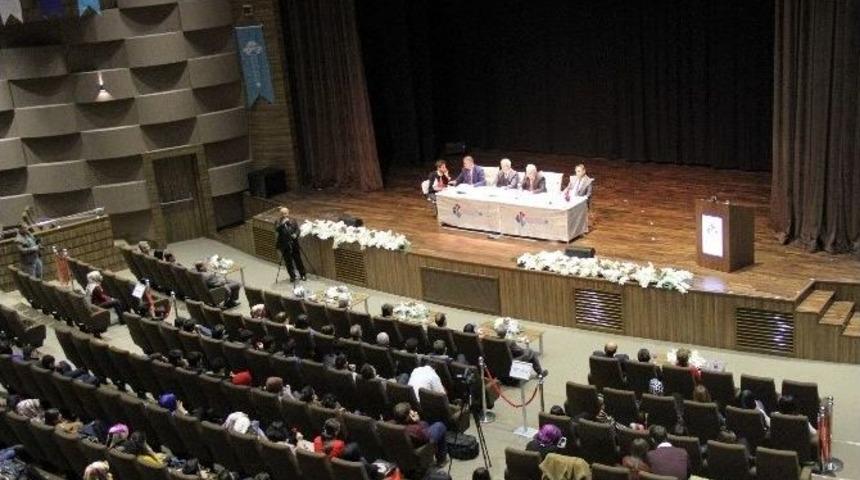 Hasan Kalyoncu &Uuml;niversitesi&rsquo;nde &Ouml;ğretmenler G&uuml;n&uuml; Paneli Ger&ccedil;ekleştirildi