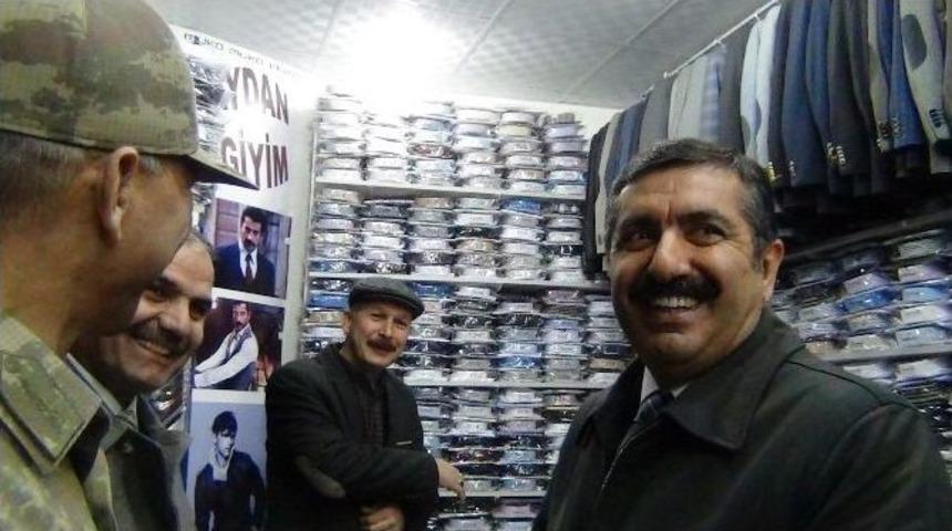 Van Valisi Doğan Erciş&rsquo;te Zarar G&ouml;ren Esnafı Ziyaret Etti