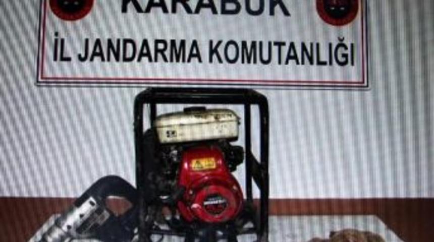 GAZ MASKELİ VE ŞOK CİHAZLI DEFİNECİLERE SU&Ccedil;&Uuml;ST&Uuml;