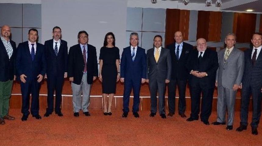 &Ouml;mer Kaplan 2.kez Konsolosluk Erkanı Genel Başkanı