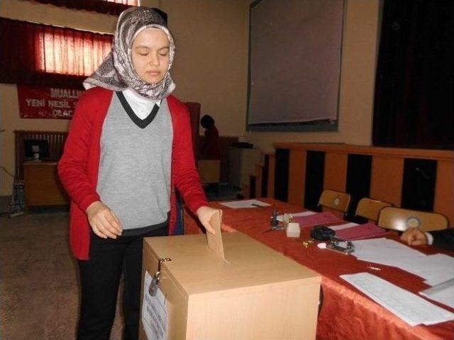 Sungurlu&rsquo;da &Ouml;ğrenci Meclis Başkanı Se&ccedil;ildi 1