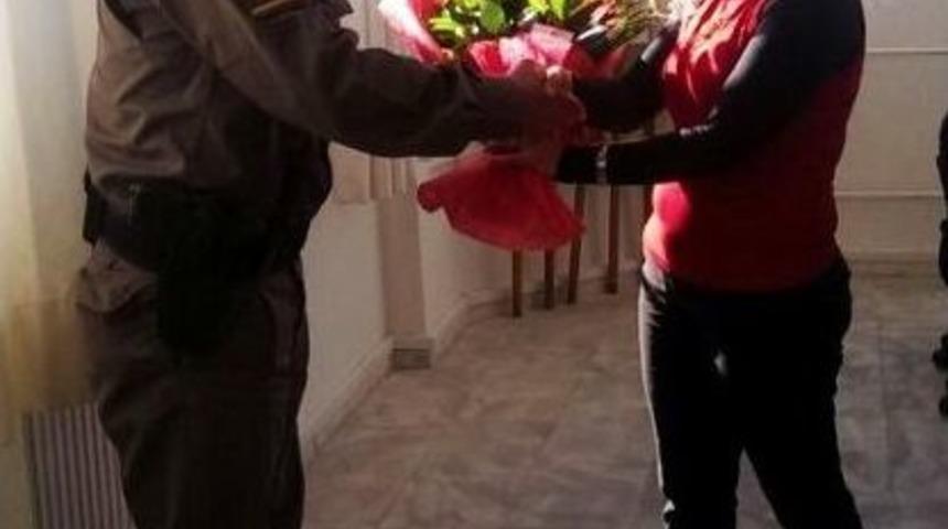 Jandarma &Ouml;ğretmenleri Unutmadı