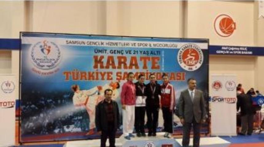 Tekmeler Madalya İ&ccedil;in Vurdu