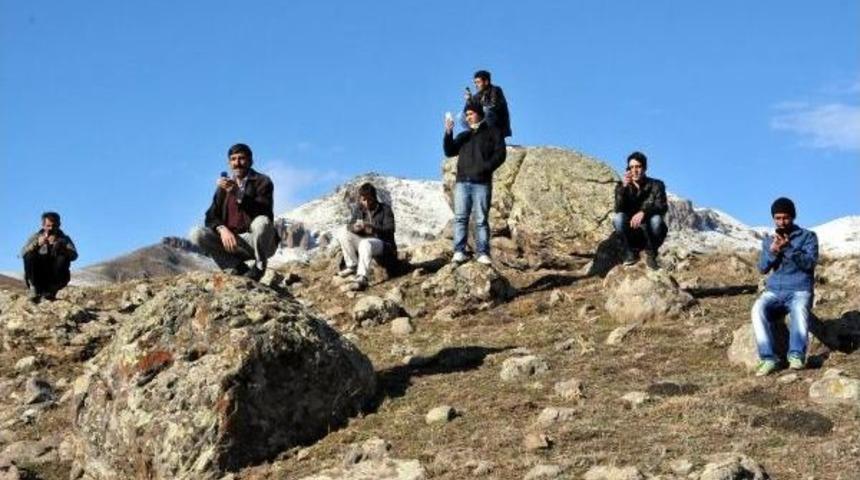 D&Uuml;NYAYA Y&Uuml;KSEK TEPELERDEN BAĞLANIYORLAR