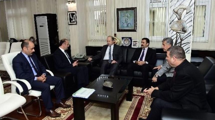 Vali Kılı&ccedil;lar&rsquo;dan Akg&uuml;l&rsquo;e İade-i Ziyaret