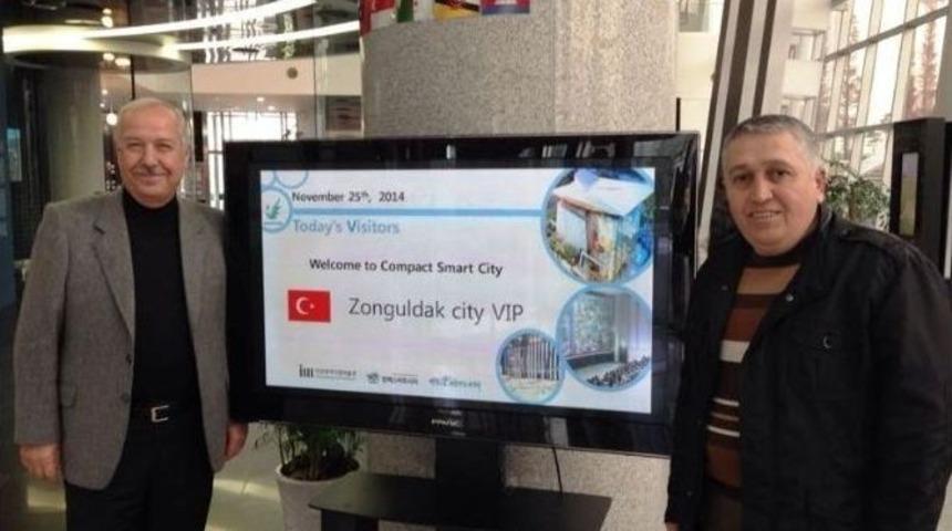 Zonguldak Heyetinden G&uuml;ney Kore Busan Şehitliği&rsquo;ne Ziyaret