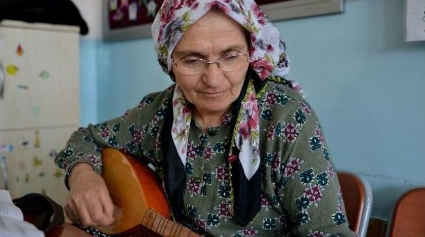 Tepebaşı&rsquo;nda Bağlama Kursları Devam Ediyor