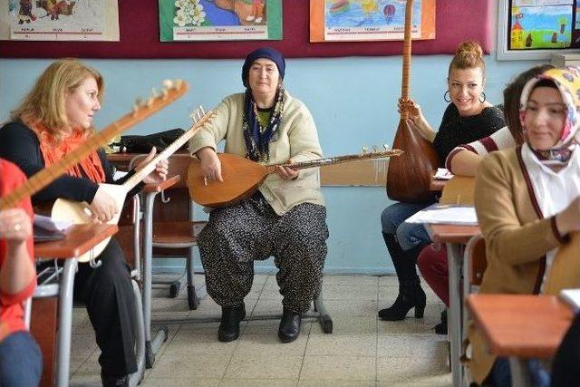 Tepebaşı&rsquo;nda Bağlama Kursları Devam Ediyor 1