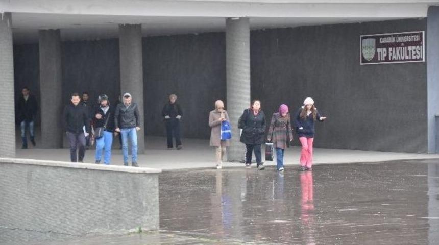 Tıp Fak&uuml;ltesi Binasında Ders Verilmeye Başlandı