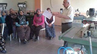 Kadışehri İlçesinde Ahşap Hediyelik Kursu Açıldı