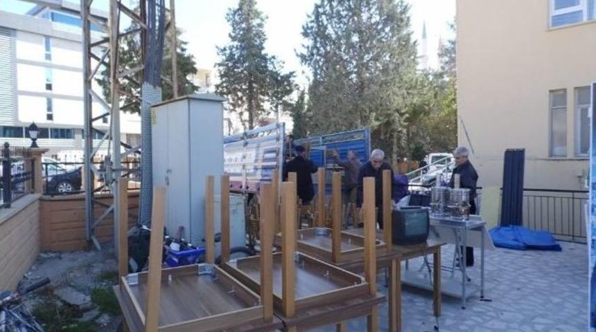 Hırsızlar &Ccedil;aldıkları Eşyaları Bırakıp Ka&ccedil;tı