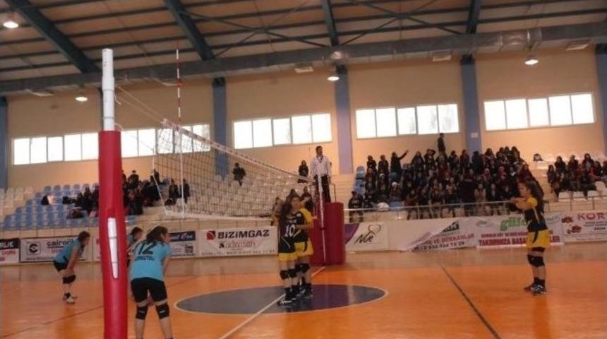 Korkuteli&rsquo;nde Liseler Arası Voleybol Turnuvası Devam Ediyor