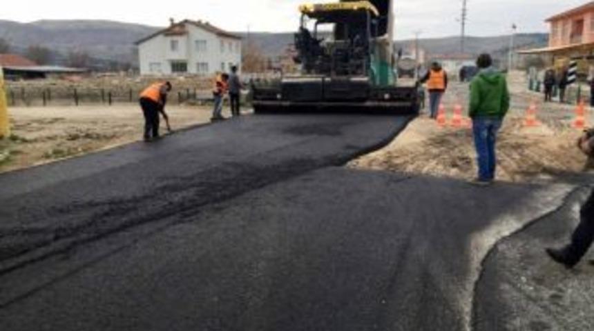 Afyonkarahisar Belediyesi Asfalt &Ccedil;alışmalarına Devam Ediyor