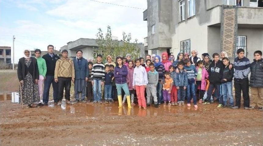 Mahalle Sokakları &Ccedil;amur Deryasına D&ouml;nd&uuml;