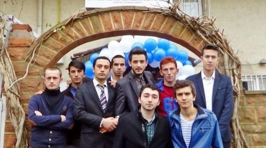 Sosyal Alanlarla Gen&ccedil;ler K&ouml;t&uuml; Alışkanlıklardan Uzaklaştırılıyor