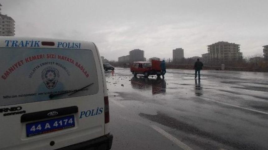 &Ouml;nlem Alınmayan Kavşakta Yine Kaza Meydana Geldi O