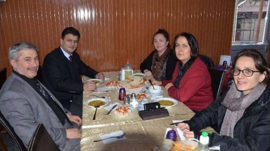 Şahin, &Uuml;niversitede &Ouml;ğrencilerle Buluştu