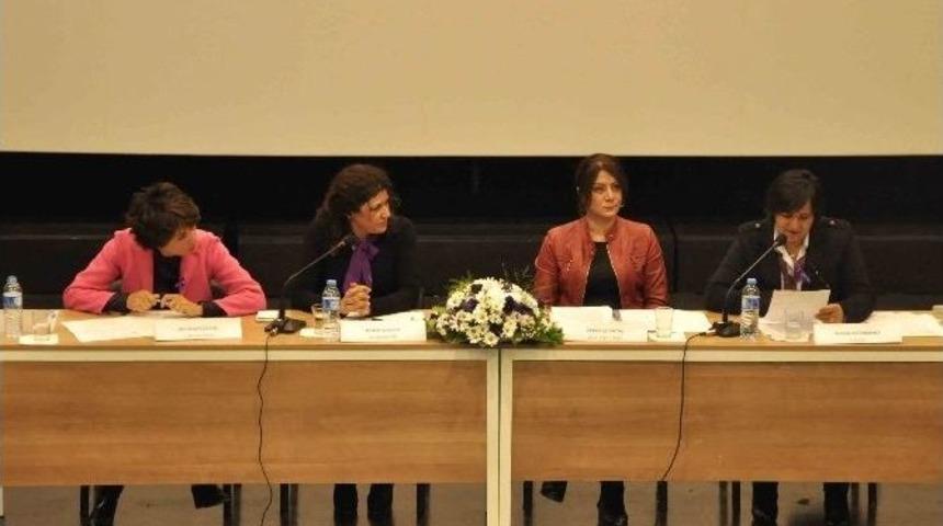 Kuşadası&rsquo;nda Kadına Y&ouml;nelik Şeddete Karşı M&uuml;cadele Y&ouml;ntemleri Paneli