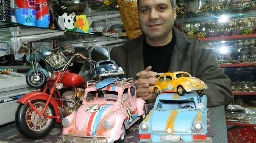 Bakır İşlemeli Maket Arabalar Yoğun İlgi G&ouml;r&uuml;yor