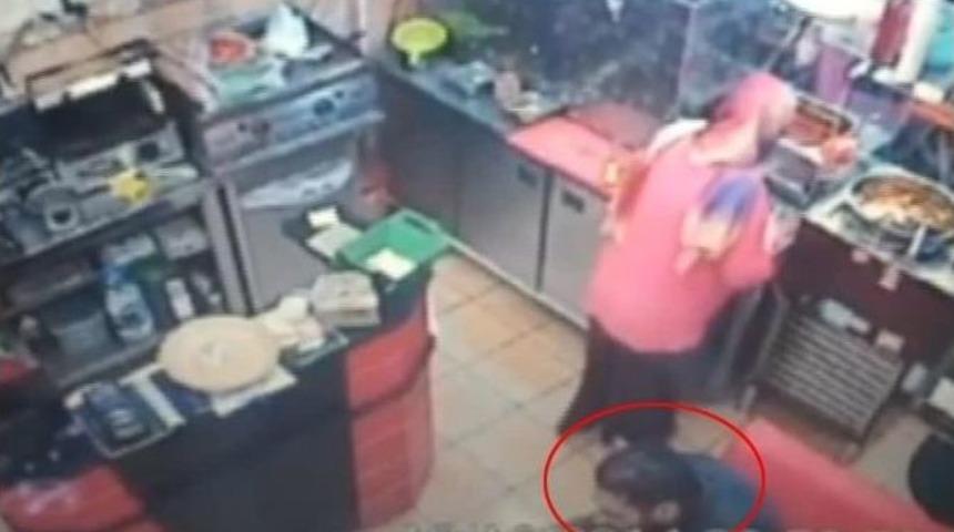 Önce Yemek Yedi, Sonra Hırsızlık Yaptı