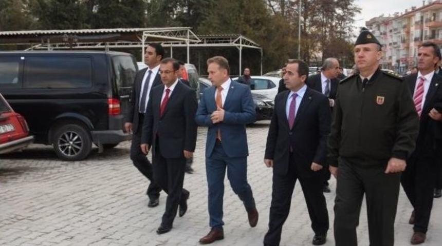 Antalya Valisi T&uuml;rker, Korkuteli&rsquo;nde İncelemelerde Bulundu