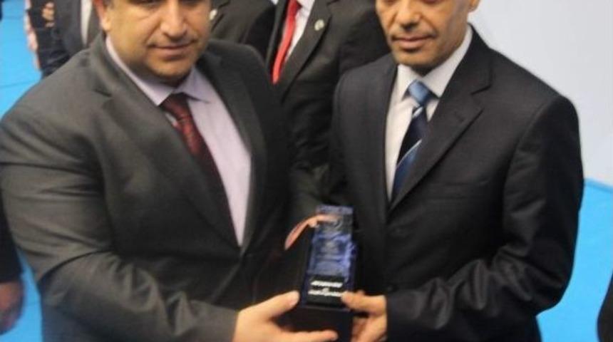 Kilis Gen&ccedil;lik Merkezi Ayın Gen&ccedil;lik Merkezi &Ouml;d&uuml;l&uuml;n&uuml; Aldı