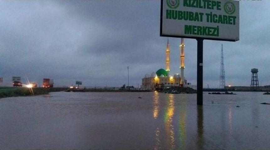 Kızıltepe Hububat Ticaret Merkezi Camii Su Altında Kaldı