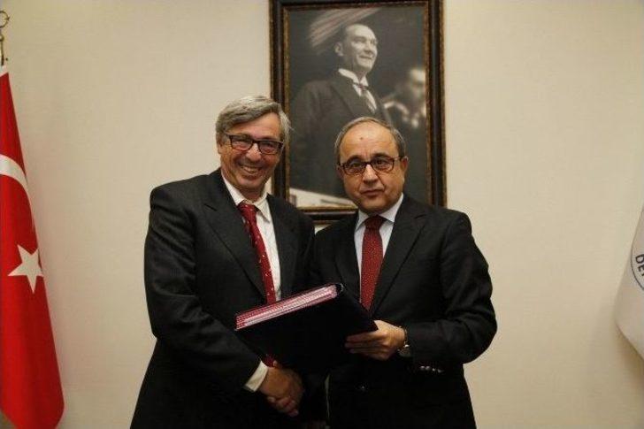 Paü İle Parma Üniversitesi Arasında "çift Diploma Anlaşması" İmzalandı