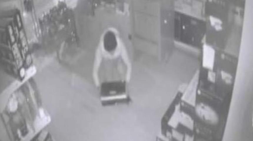 Gürcü Soyguncuyu Güvenlik Kamerası Ele Verdi