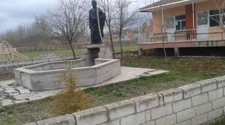 Frigya Kralı Midas Almış Eline Sopayı