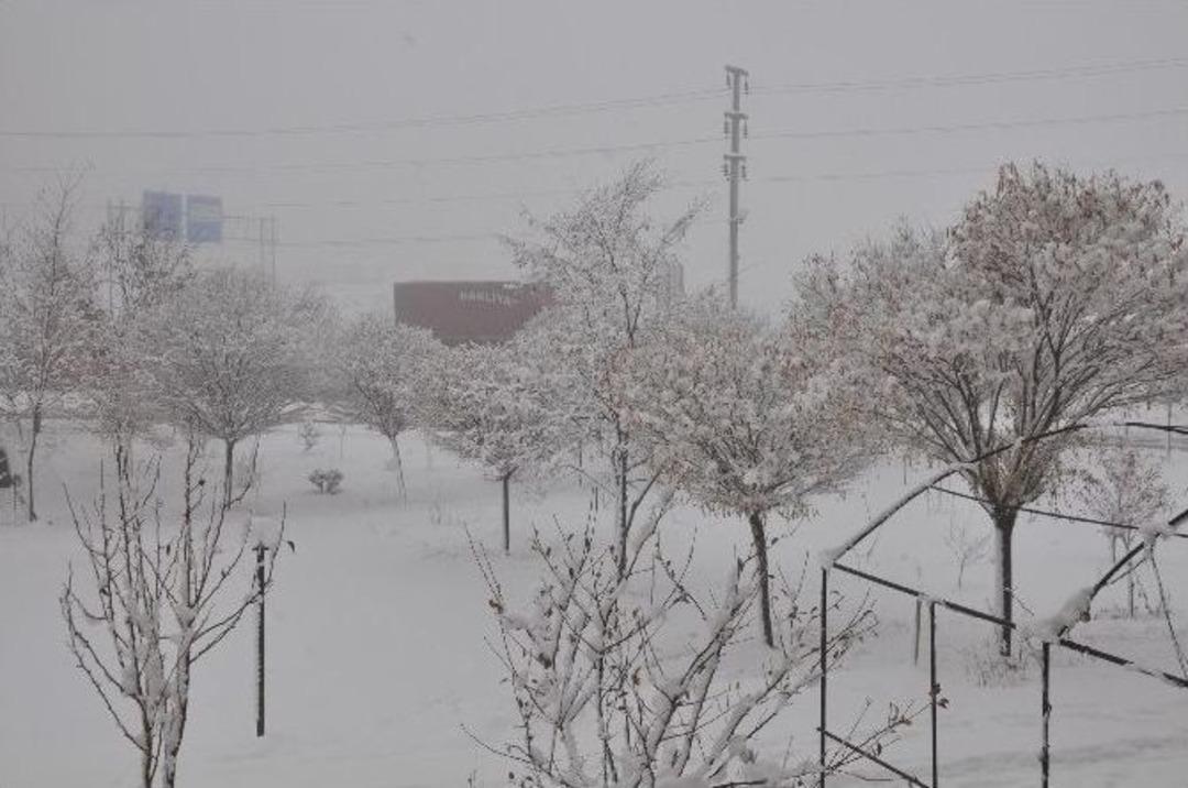 Bitlis&rsquo;te Kar Yağışı