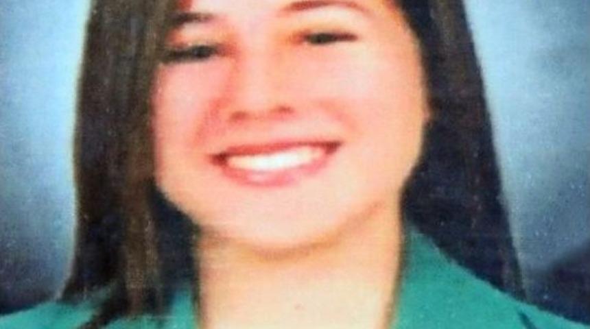 &Uuml;niversiteli Zeynep Ailesine Giderken Trafik Canavarı Kurbanı Oldu