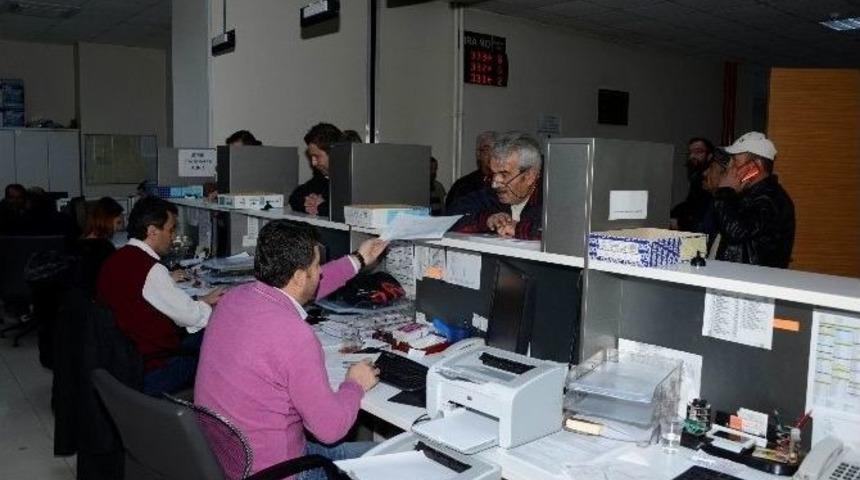 Meram Belediyesi&rsquo;nde Vezneler Hafta Sonu A&ccedil;ık