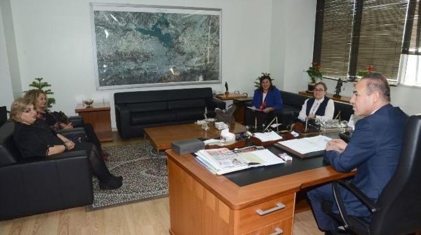 S&ouml;zl&uuml;: &ldquo;erkek Egemen Toplumun Mağduru Kadınlar&rdquo;