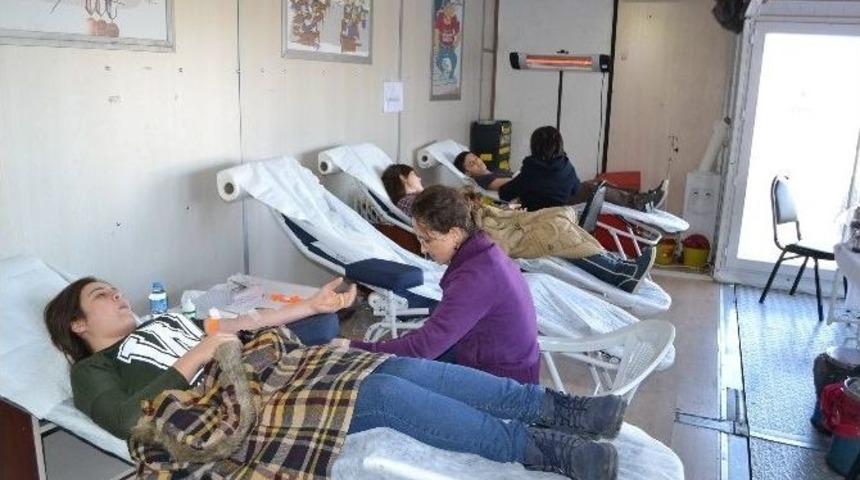 Ky&ccedil;ubyo &Ouml;ğrencilerinden Kan Bağışı Kampanyasına B&uuml;y&uuml;k İlgi