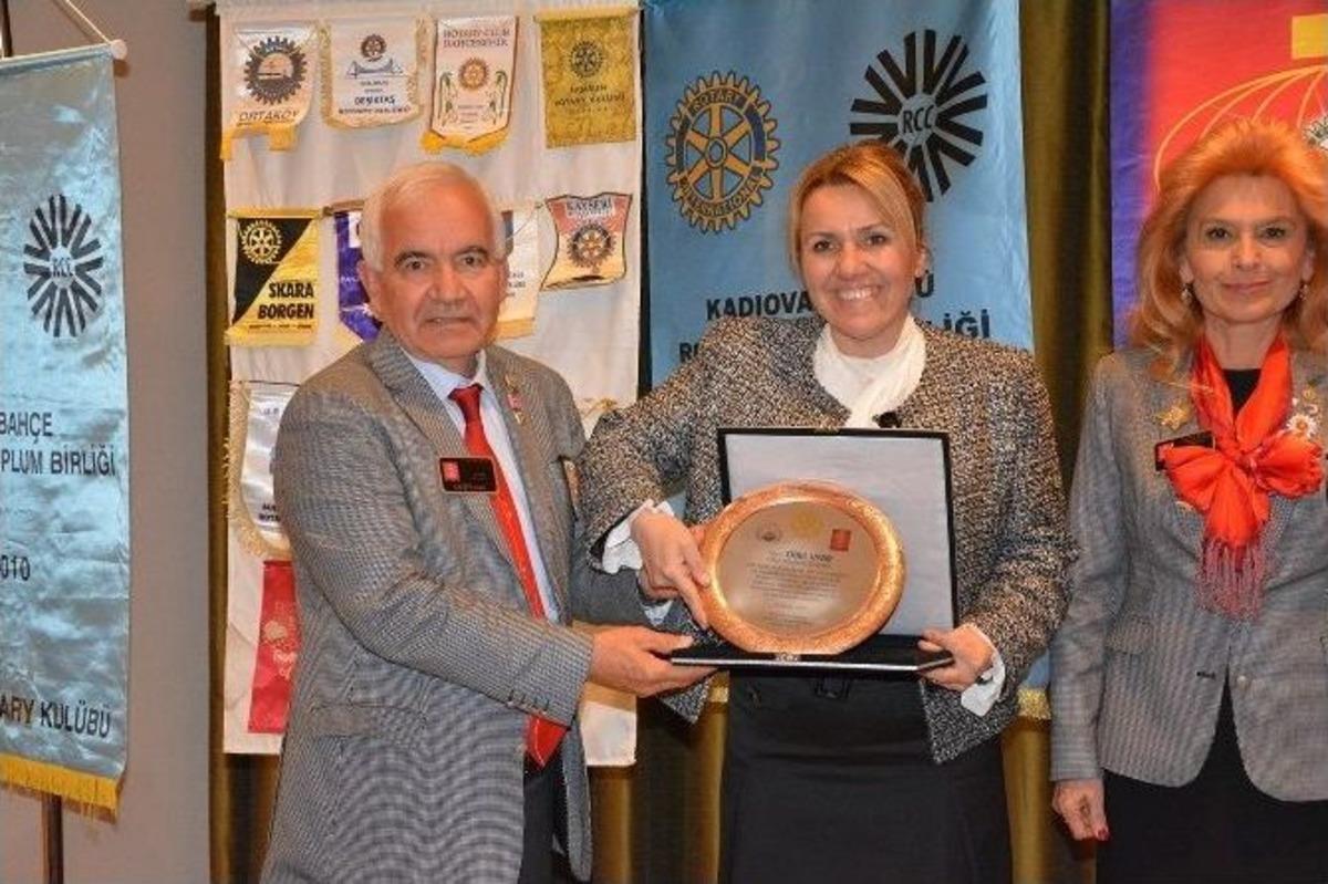 Başkan Sibel Uyar&rsquo;a Rotary Kul&uuml;plerinden Hizmet &Ouml;d&uuml;l&uuml;