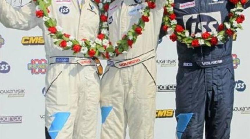 CAN TOLON ÖDÜLÜNÜ KİTVAK'A BAĞIŞLADI