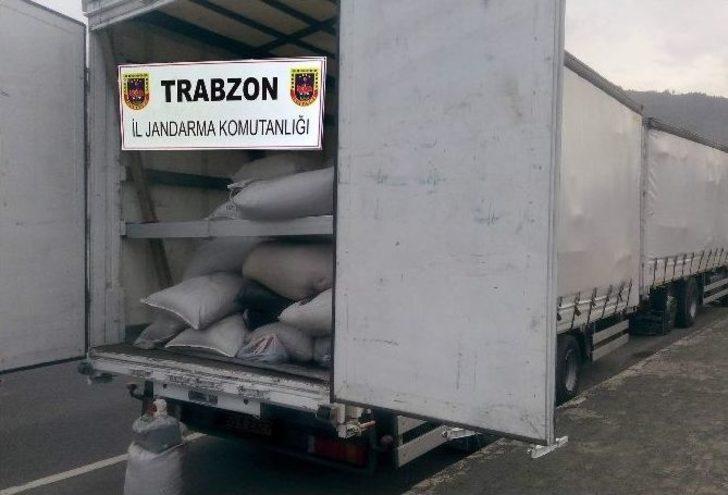 Trabzon’da 2 Tır Dolusu 20 Ton Kaçak Çay Ele Geçirildi