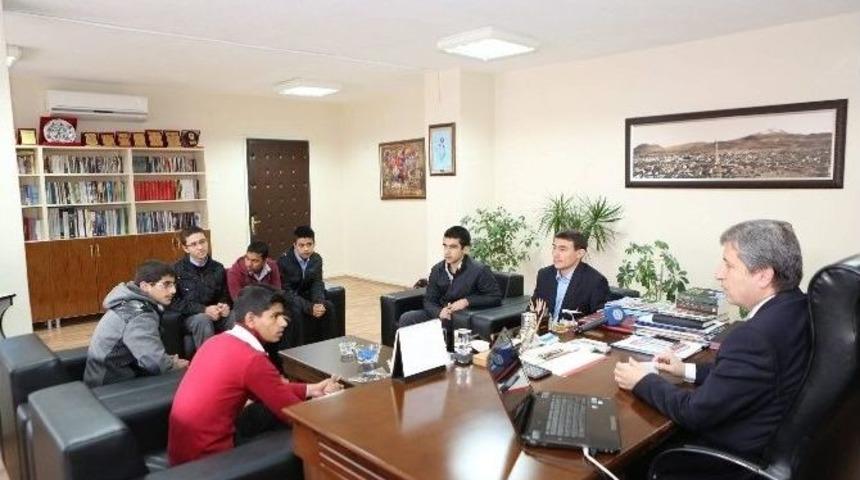 Büyükşehir İle Yabancı Değiller