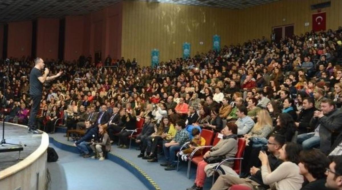 Haluk Levent&rsquo;e Konserde Doğum G&uuml;n&uuml; S&uuml;rprizi
