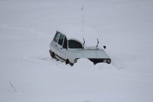 Beyşehir&rsquo;de Ara&ccedil;lar Karla Kaplandı 1