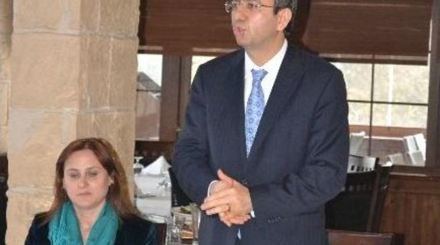 &Ccedil;erkezk&ouml;y Kaymakamı Kubilay, Eğitim Kamp&uuml;s&uuml;&rsquo;ne Destek İstedi