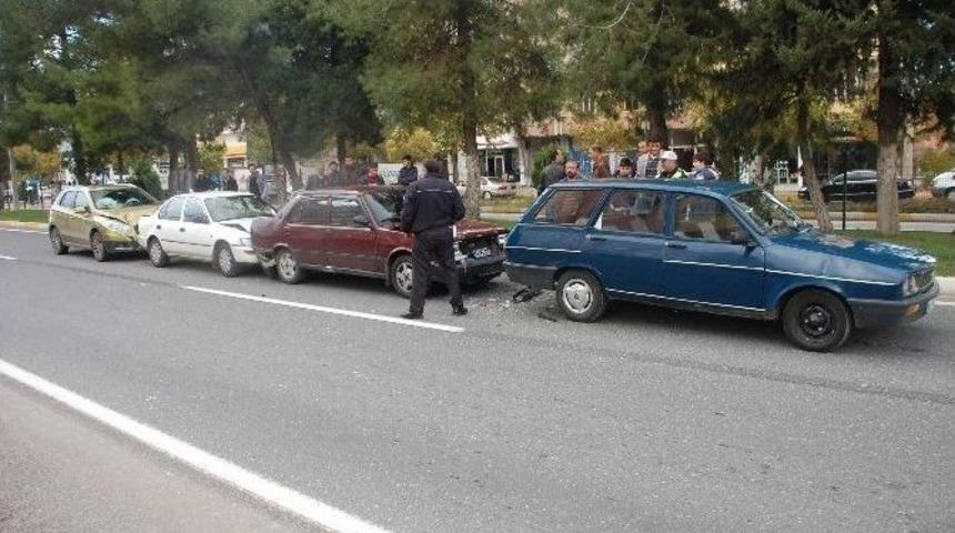 Adıyaman&rsquo;da Zincirleme Trafik Kazası