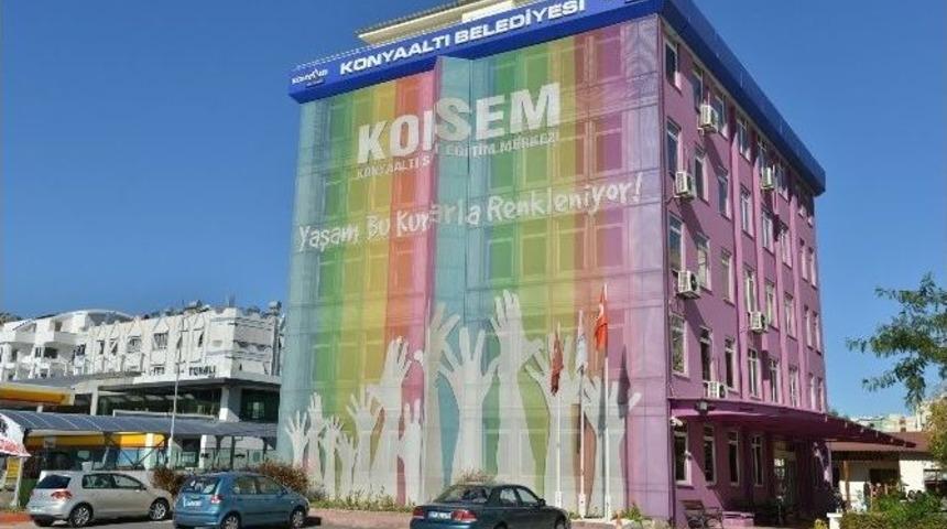 Konsem&rsquo;de Kuaf&ouml;r, Manik&uuml;r Ve Pedik&uuml;r Kayıtları Devam Ediyor