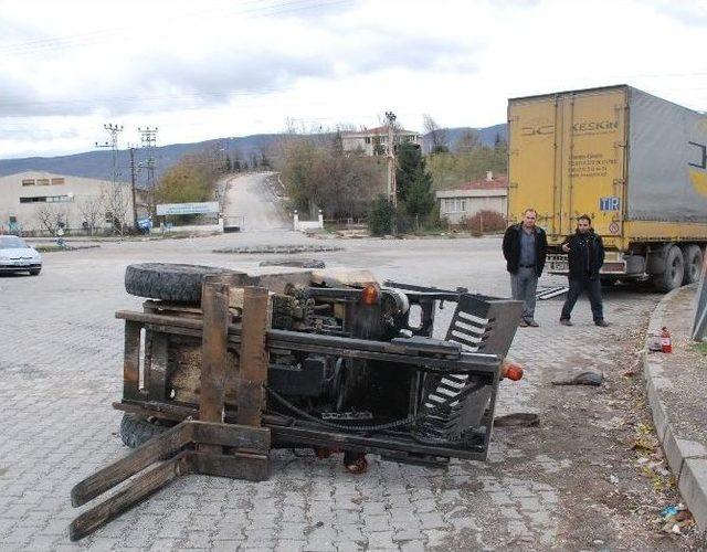 Forkliftin Altında Kalan İşçi Öldü