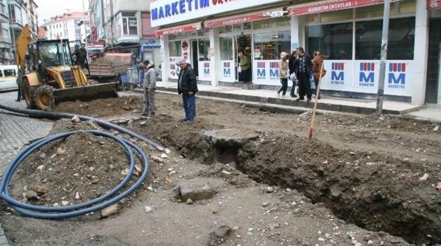 Devrek Belediyesi&rsquo;nden Doğalgaz Ve Su &Ccedil;alışması