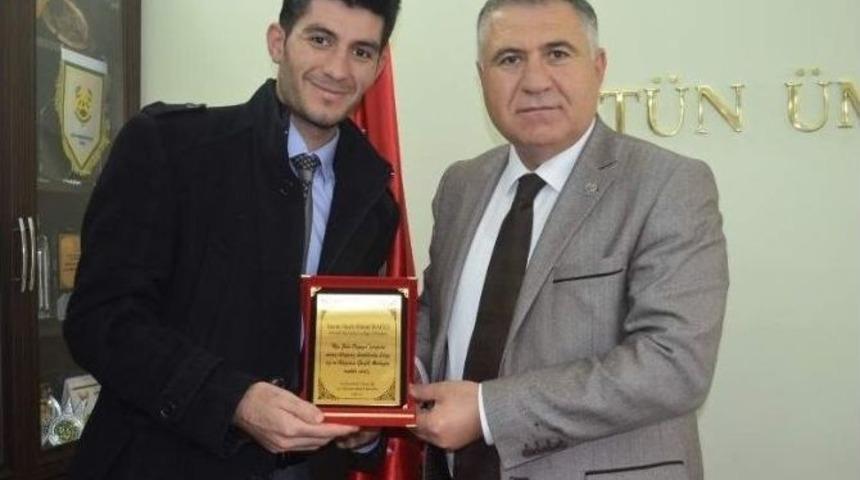 Leba&rsquo;dan, İl M&uuml;d&uuml;r&uuml; Bağcı&rsquo;ya Teşekk&uuml;r Plaketi